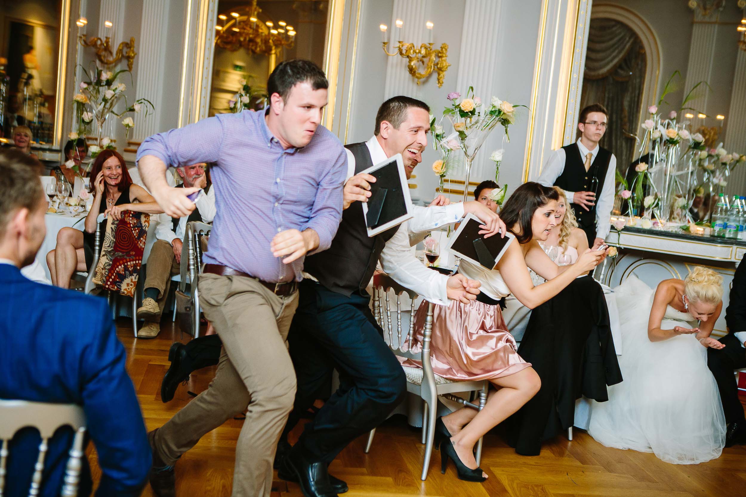 exc-5b2bb421352f53bf9a25f7f1